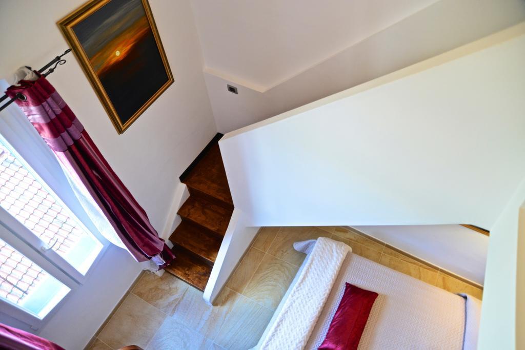 B&B Torre Porta Marina Ventimiglia Habitación foto