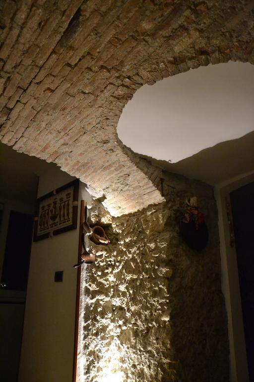 B&B Torre Porta Marina Ventimiglia Habitación foto