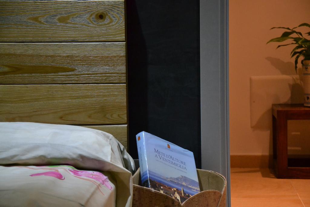 B&B Torre Porta Marina Ventimiglia Habitación foto